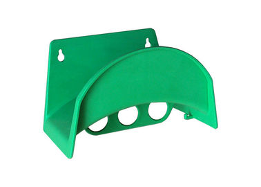 Цвет держателя шланга ПП пластиковой установленный стеной зеленый с отверстиями крюка смертной казни через повешение